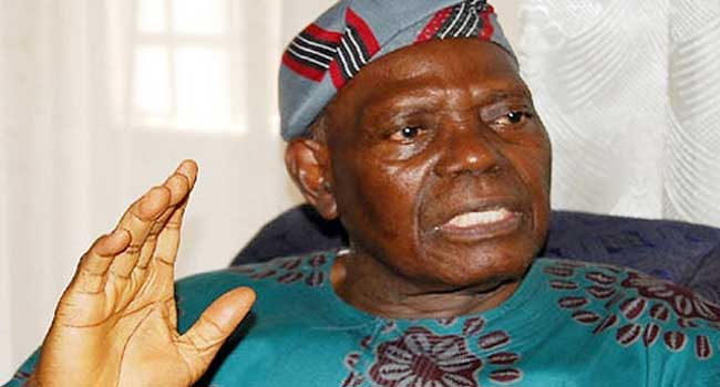 Ex-APC Chairman Bisi Akande Visits Buhari’s Family In Kaduna 