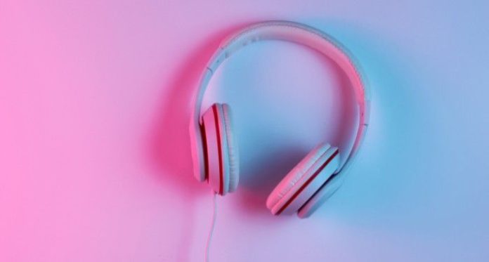5 Queer Audiobooks I Loved Listening To