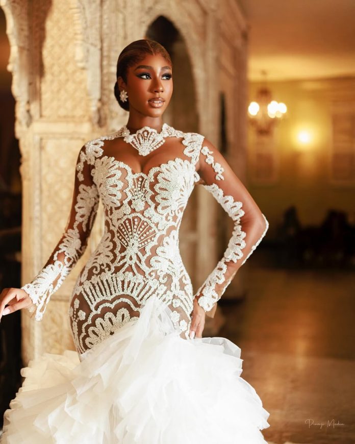 Stand Out on Your Big Day With This Fine Mix of Elegance and Glamour