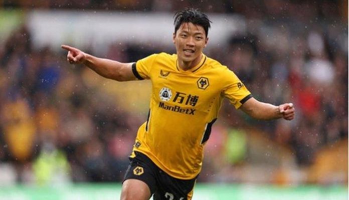 Wolves close doors for Hwang exit