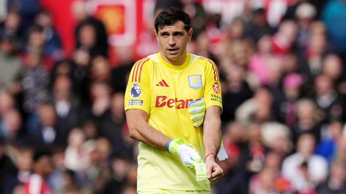 Man Utd transfer news: Aston Villa goalkeeper Emiliano Martinez keen on Old Trafford move