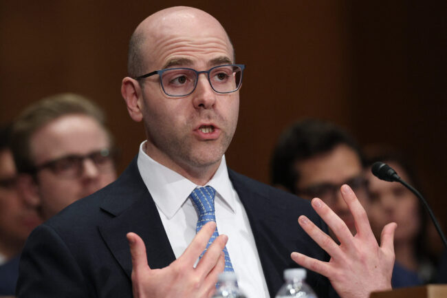 Trump’s Fed Pick Plans To Keep White House Job While At Central Bank