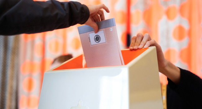 Norway Votes In Tight Election Where War And Tariffs Loom Large