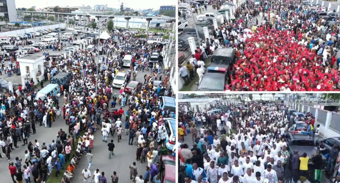 Thousands Gather At Rivers Govt House For Fubara’s Return