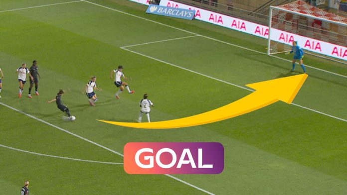 Aoba Fujino opens the scoring for Manchester City with a THUNDERBOLT against Tottenham