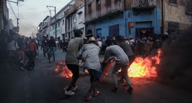 Madagascar Protesters Undeterred Despite Sacking Of Government