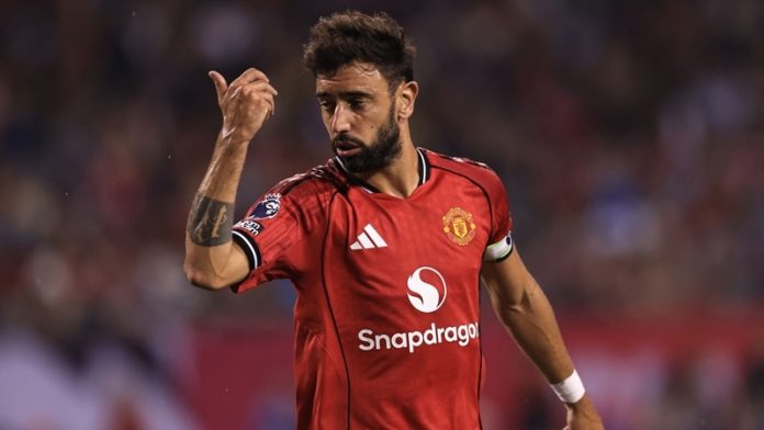Man United face fight to keep Fernandes