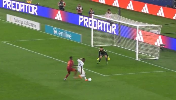 Roma defensive error enables Ange-Yoan Bonny to win crucial Serie A match for Inter Milan (Video)