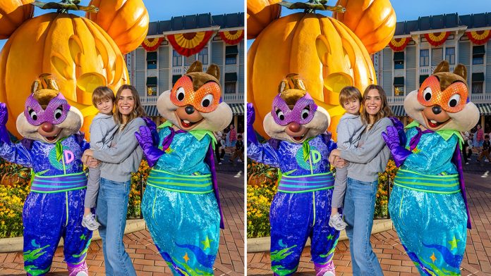 mandy-moore-whats-the-big-frigin-difference.jpg Mandy Moore What’s The Big Frigin’ Difference?!