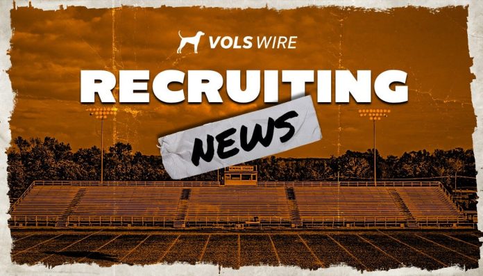 2027 wide receiver from IMG Academy lists Tennessee football in top 10 schools