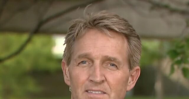 Flake: Trump Is ‘Completely Out of Touch’ on the Economy