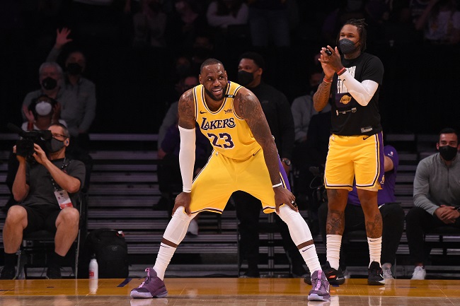 LeBron Back In Training, Edges Closer To Lakers Return