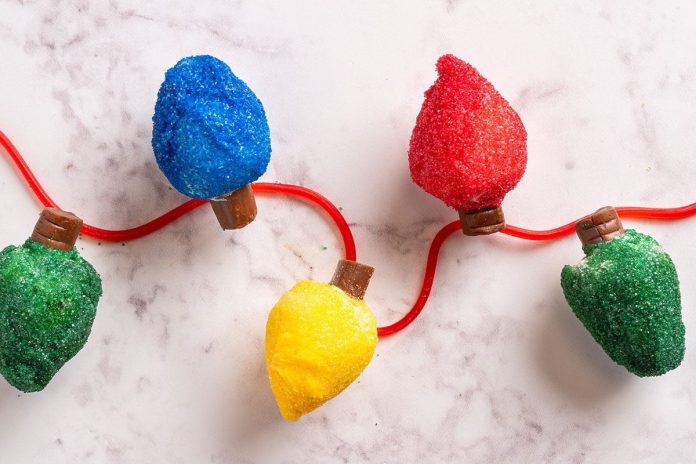 I Made Christmas Light Cake Pops, and They Are Holiday Magic