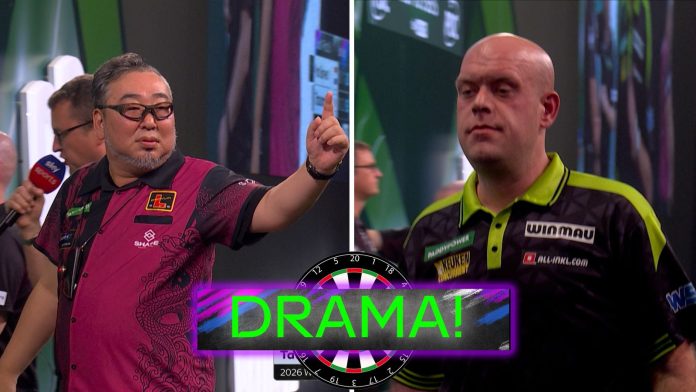 World Darts Championship: Tatsunami wins first set against MVG