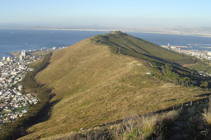 DEVELOPING | NO arrests in stabbing incident on Signal Hill