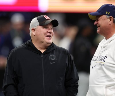 Northwestern hires ex-NFL, college coach Chip Kelly as OC