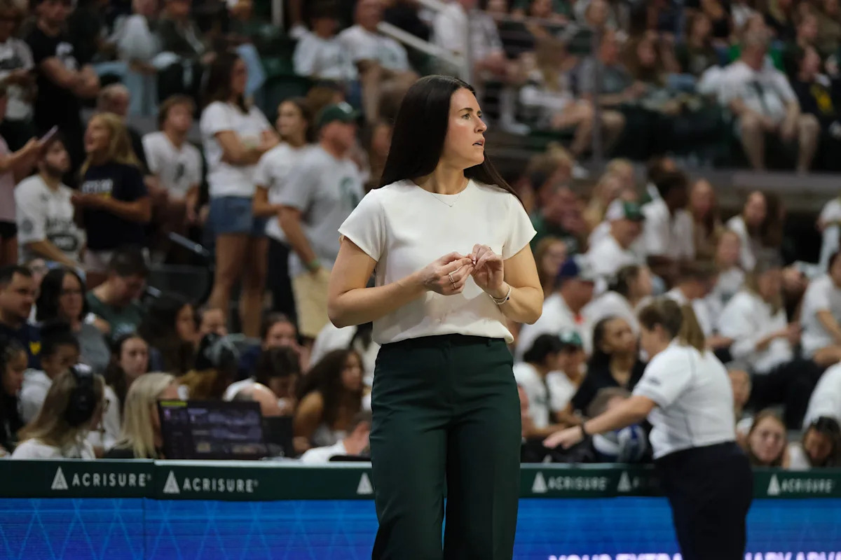 michigan-state-volleyball-hc-kristen-kelsay-gets-contract-extension.jpg Michigan State volleyball HC Kristen Kelsay gets contract extension