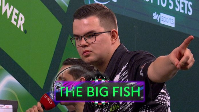 World Darts Championship: BIG FISH! | Van Veen takes out 170!
