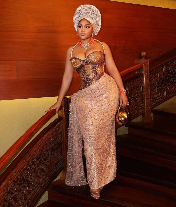 Spice Up Your Owambe Wardrobe With These 10 Stunning #AsoebiBella Looks