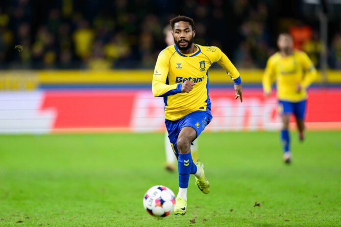 “Not ideal to bring him on” – Ex-Forest coach issues strong verdict on Emmanuel Dennis’ Brondby debut