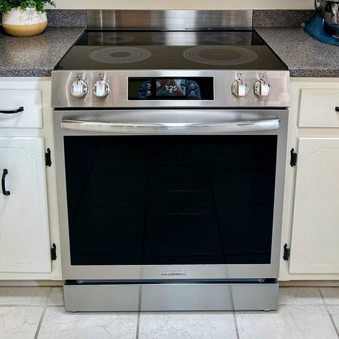 We Tried the New Frigidaire Gallery Oven with a Built-In Pizza Setting