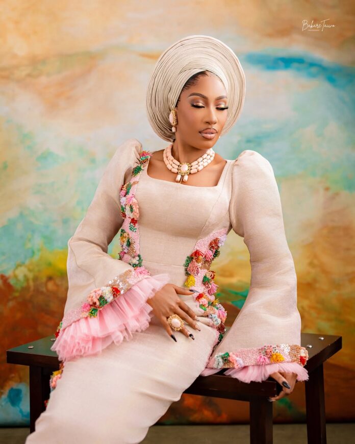 Yoruba Brides Who Love Elegance and Colour, This Stunning Look Is for You!