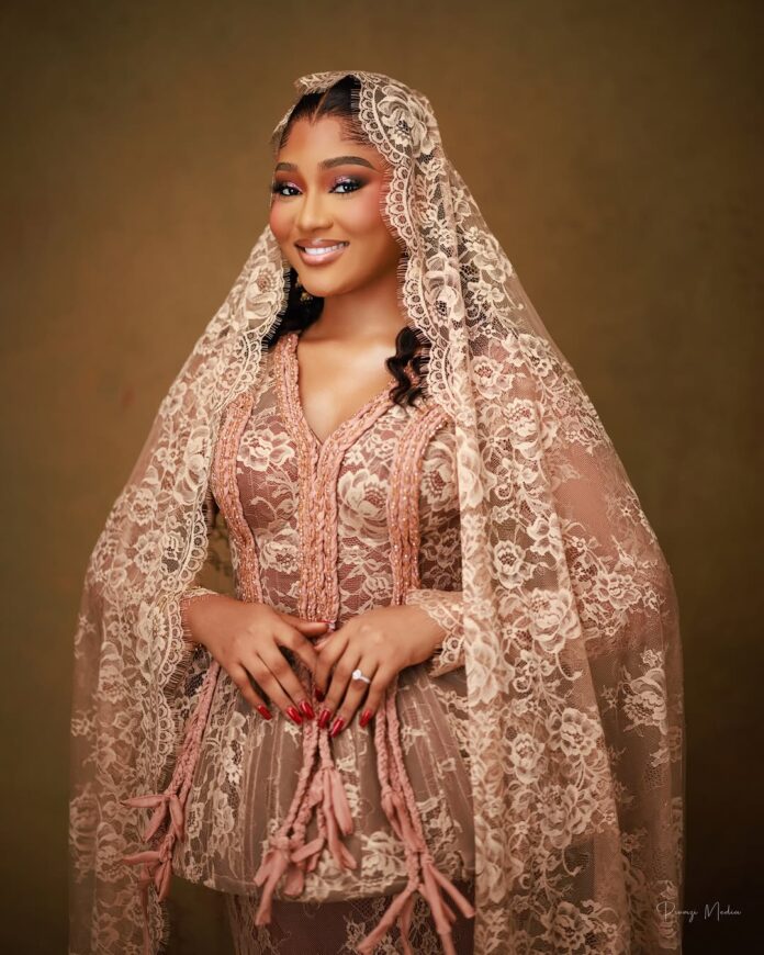 Earthy, Elegant & Ethereal! This Bridal Look Will Have You Submerged in Radiance