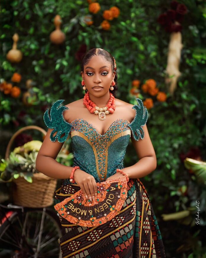 Let This Regal Akwete Bridal Look Crown Your Igbo Trad in Radiance