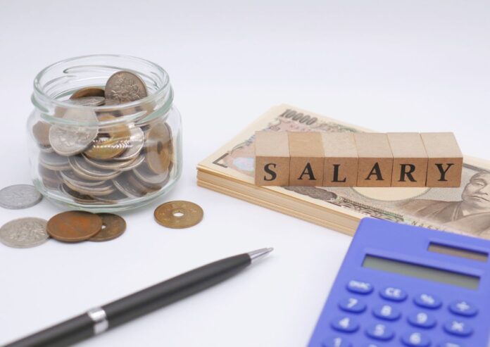 ‘Can you survive on R20k salary?’ – Viral tweet has SA divided