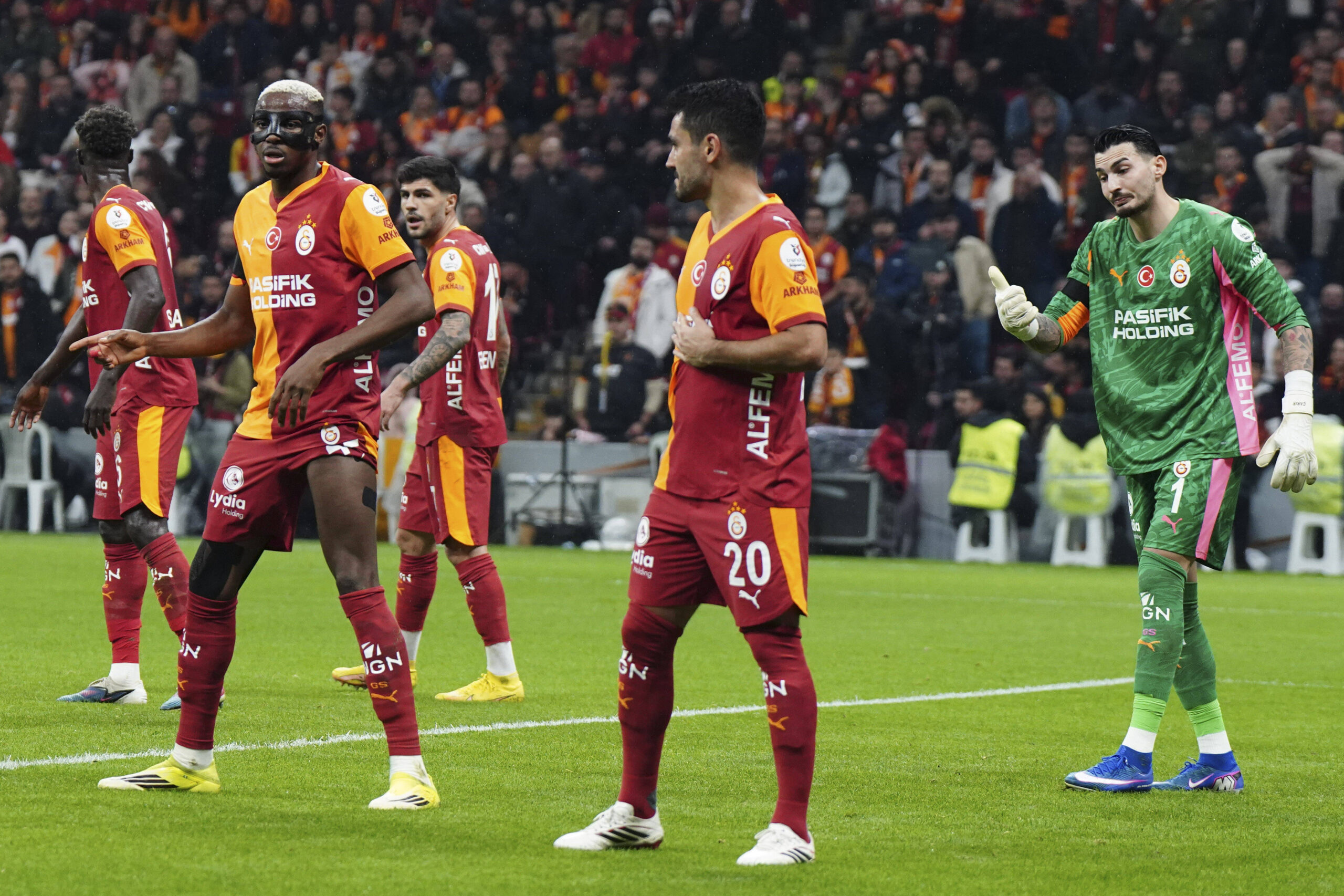 i-value-him-victor-osimhen-reveals-reason-for-strange-gesture-to-man-city-legend-in-g69a4a4c8703a5.jpg “I value him” – Victor Osimhen reveals reason for strange gesture to Man City legend in Galatasaray win