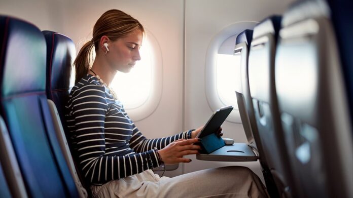 Passengers refusing to wear headphones on flights could be kicked off aircraft: ‘It’s about time’