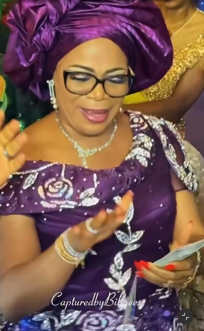 This Bride’s Mum Passed The Vibe Check at The Wedding After-Party! See