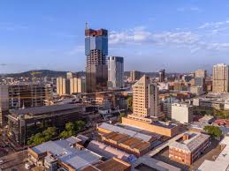 Africa’s biggest central banks halt easing cycle as Middle East crisis persists