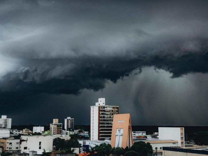 WEATHER: Sunshine, fog and storms all in one day