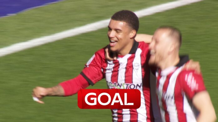 Reading v Lincoln: Ryan One heads Lincoln into the lead against Reading to move them closer to promotion