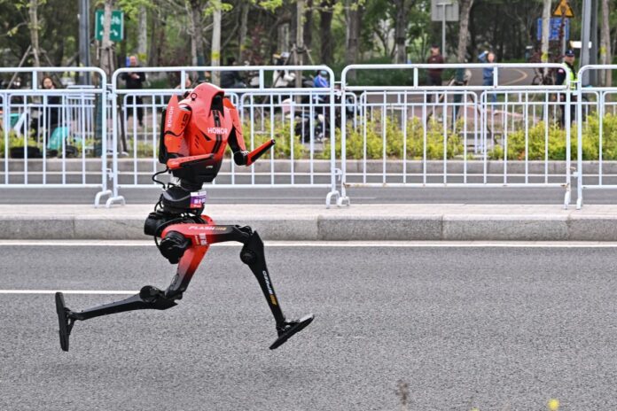 VIDEO | Humanoid robot sprints to victory in China