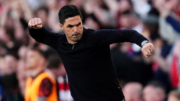 Everton 3-3 Man City: If Arsenal beat West Ham on Sunday, they win the Premier League title, says Jamie Carragher