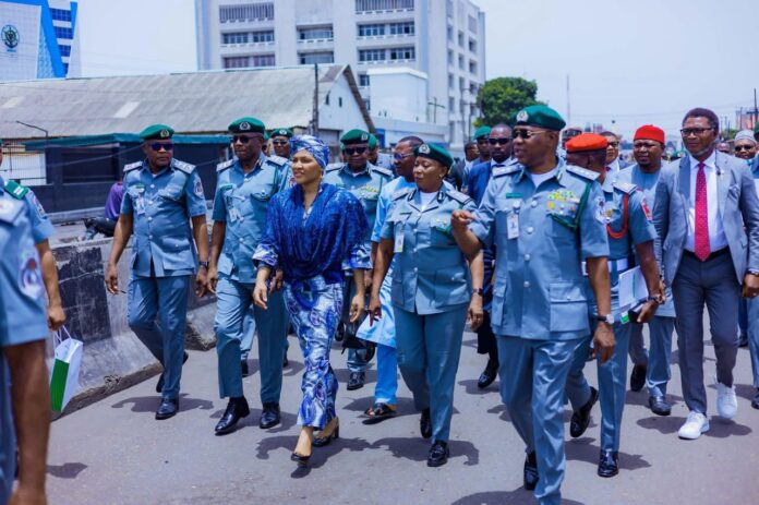 FG begins two-day clean-up of Apapa, Tin Can port corridors to ease congestion